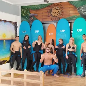 https://endless-summer-hostel.tenerifehoteles.net